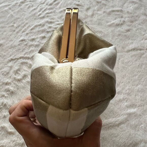 Donna Dixon Tippy Gold & White Kiss Lock Clutch NWT - Picture 14 of 16